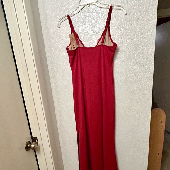 Popilush slip dress shape wear size medium maroon/ wine  size medium NWT - Picture 4 of 10